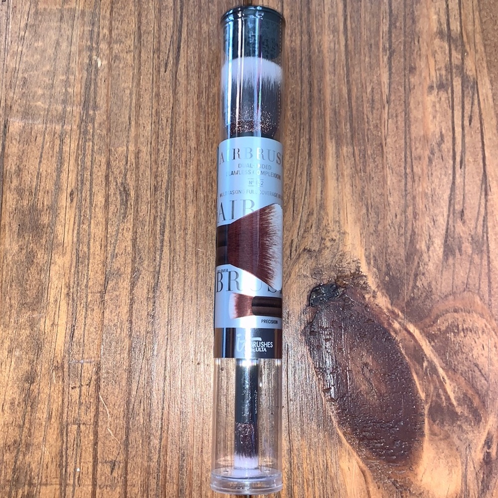It Brush #132 Dual-Ended Flawless Complexion